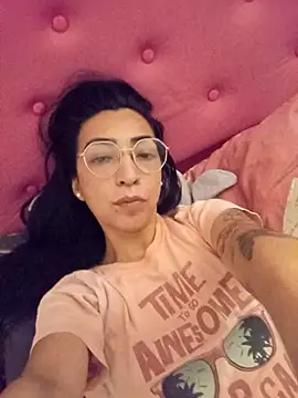 Snapshot of Yani-14 chatting on 12/02/25, 09:25 Yani-14 online show from 12/02/25, 09:25