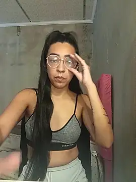 Snapshot of Yani-14 chatting on 12/04/25, 05:54 Yani-14 online show from 12/04/25, 05:54