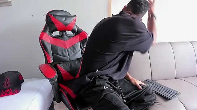 Snapshot of MatthewCullen chatting on 12/02/25, 07:31 MatthewCullen online show from 12/02/25, 07:31