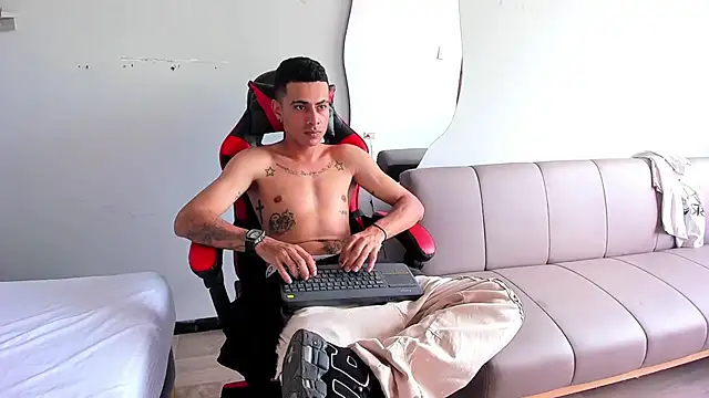 Snapshot of MatthewCullen chatting on 12/03/25, 07:23 MatthewCullen online show from 12/03/25, 07:23