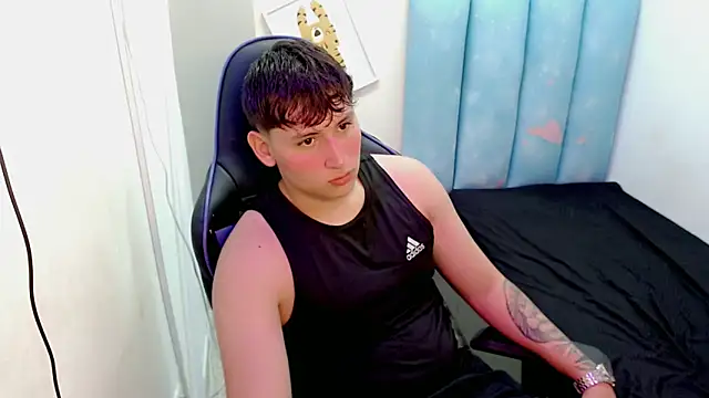 Snapshot of d_moneyy_ chatting on 11/27/25, 09:17 d moneyy online show from 11/27/25, 09:17