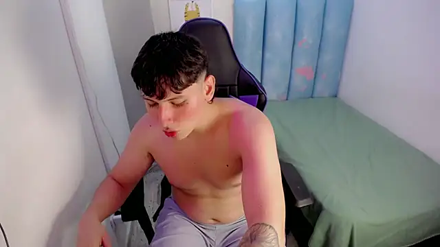 Snapshot of d_moneyy_ chatting on 12/05/25, 08:27 d moneyy online show from 12/05/25, 08:27