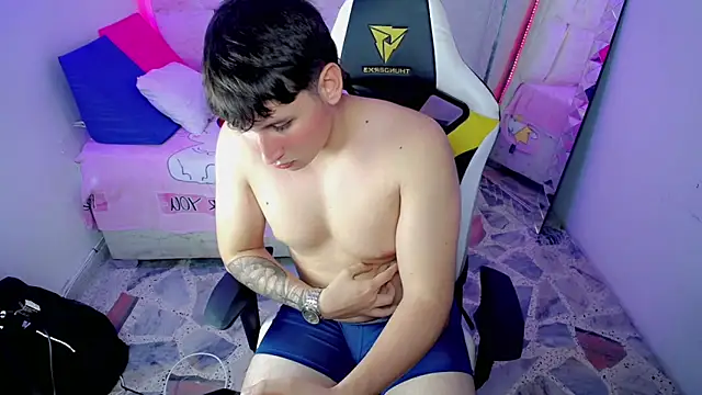 Snapshot of d_moneyy_ chatting on 12/15/25, 03:22 d moneyy online show from 12/15/25, 03:22