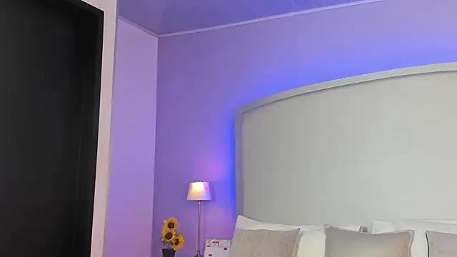 salome moon  online show from 05/20/26, 11:38