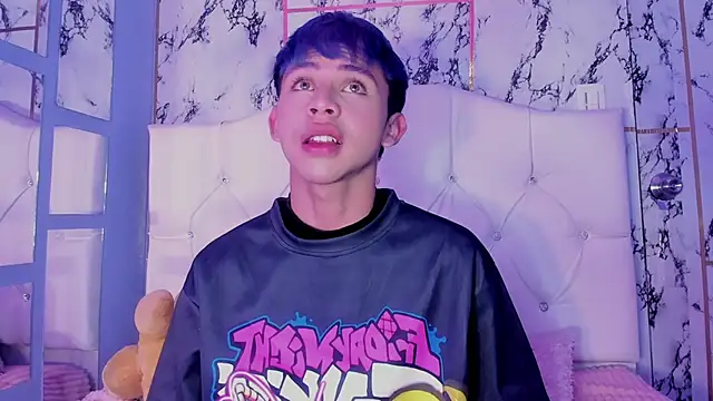 Snapshot of Prince_Apolo chatting on 12/03/25, 07:56 Prince Apolo online show from 12/03/25, 07:56