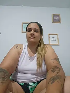 Snapshot of LoreinnFox chatting on 06/02/26, 03:30 LoreinnFox online show from 06/02/26, 03:30