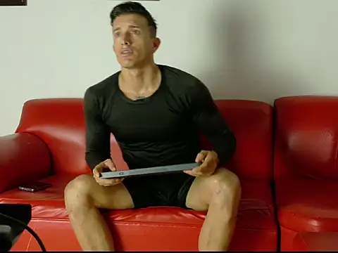 Snapshot of Arturo_reyes chatting on 12/17/25, 05:52 Arturo reyes online show from 12/17/25, 05:52