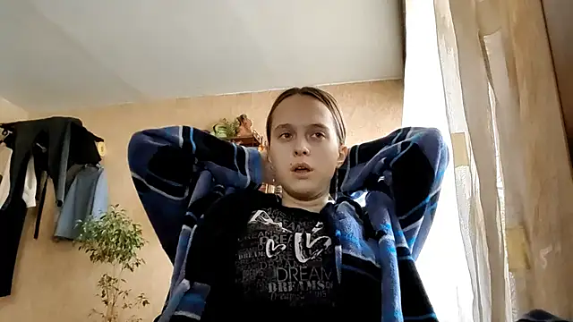 Snapshot of SophieHazely chatting on 12/15/25, 05:44 SophieHazely online show from 12/15/25, 05:44