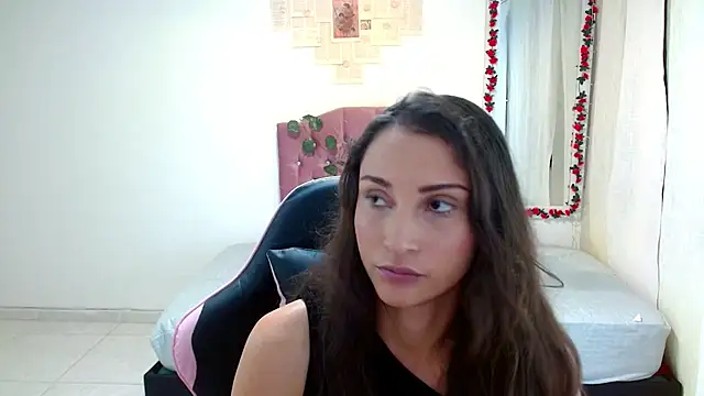 Snapshot of scarlet160920 chatting on 12/01/25, 07:30 scarlet160920 online show from 12/01/25, 07:30