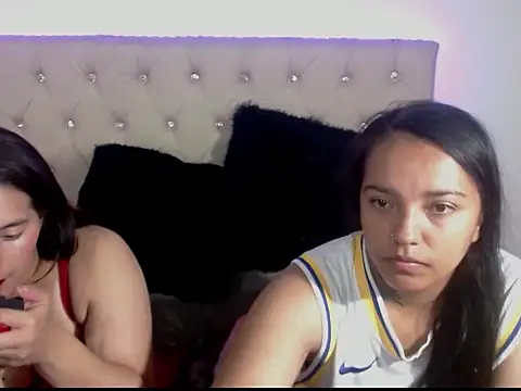 Snapshot of sharon_and_sharit chatting on 12/02/25, 03:01 sharon and sharit online show from 12/02/25, 03:01