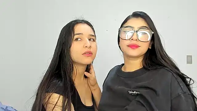 Snapshot of ROUS_SWEET_ chatting on 12/15/25, 03:49 ROUS SWEET online show from 12/15/25, 03:49