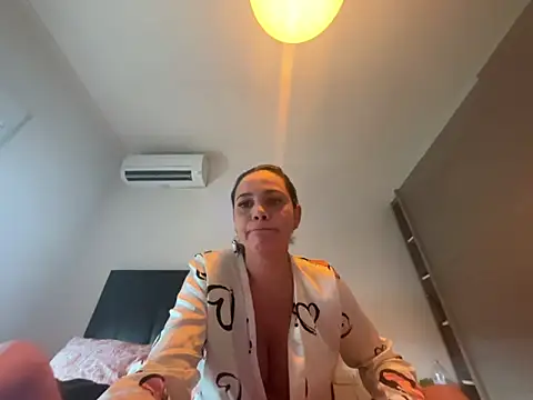 Snapshot of GabriellaGaby chatting on 12/16/25, 03:39 GabriellaGaby online show from 12/16/25, 03:39