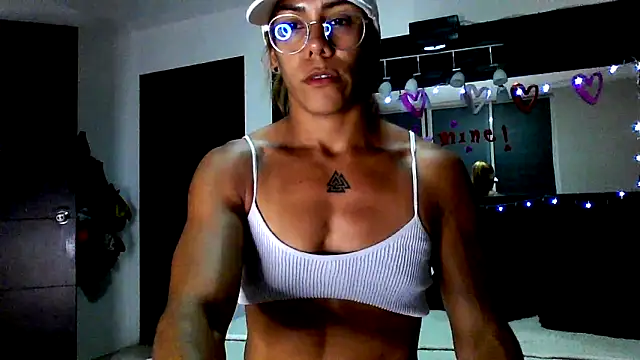sexymusclegoddess online show from 04/02/26, 01:58