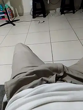 cristian112090 online show from 09/27/25, 03:33