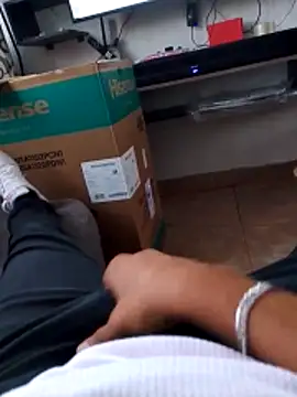 cristian112090 online show from 06/10/26, 12:55
