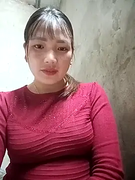 Snapshot of Maymayx2 chatting on 12/15/25, 12:20 Maymayx2 online show from 12/15/25, 12:20