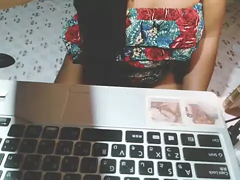 Snapshot of FlorMoreno_Palangga chatting on 12/13/25, 10:15 FlorMoreno Palangga online show from 12/13/25, 10:15