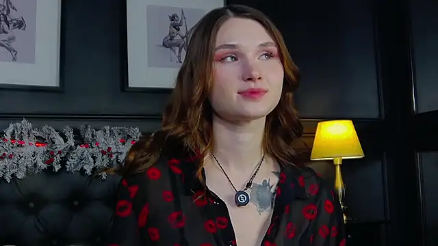 Snapshot of CrystalBrooks chatting on 12/16/25, 05:07 CrystalBrooks online show from 12/16/25, 05:07