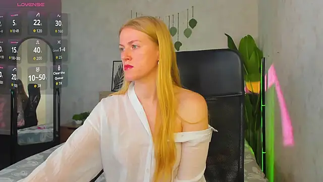 Snapshot of Alicia_Hars chatting on 06/09/26, 12:00 Alicia Hars online show from 06/09/26, 12:00
