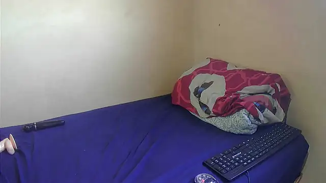 Snapshot of SexyZuluBarbie chatting on 12/15/25, 06:50 SexyZuluBarbie online show from 12/15/25, 06:50