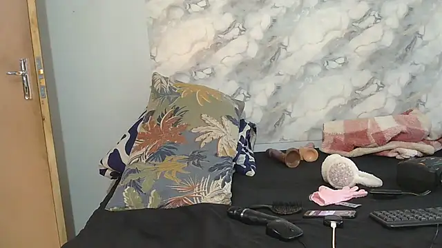 SexyZuluBarbie online show from 06/15/26, 12:18