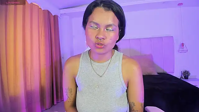 Snapshot of CloeEvans0 chatting on 12/04/25, 07:55 CloeEvans0 online show from 12/04/25, 07:55