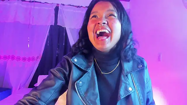 Snapshot of CloeEvans0 chatting on 12/05/25, 07:21 CloeEvans0 online show from 12/05/25, 07:21