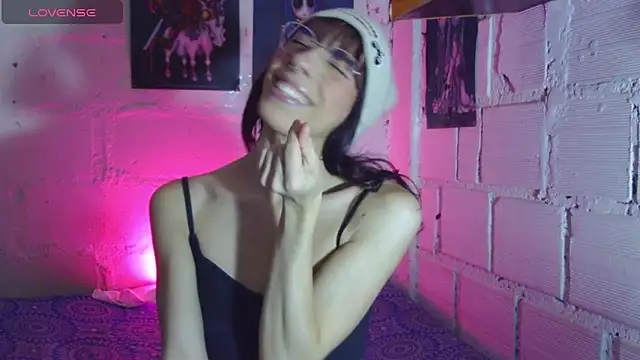 Snapshot of kattycat__ chatting on 12/05/25, 05:05 kattycat online show from 12/05/25, 05:05