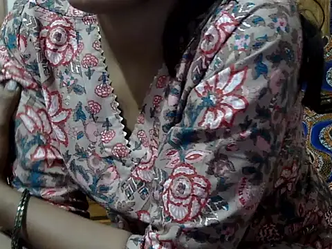 Snapshot of Hot_Princess2000 chatting on 12/03/25, 08:34 Hot Princess2000 online show from 12/03/25, 08:34