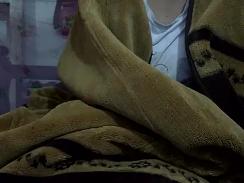 Snapshot of Hot_Princess2000 chatting on 12/14/25, 11:09 Hot Princess2000 online show from 12/14/25, 11:09