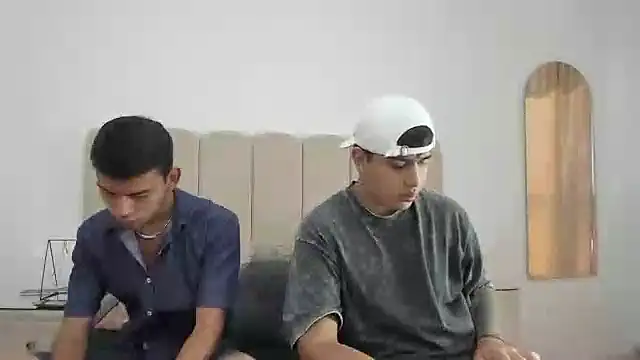 Snapshot of TomasANDalejo chatting on 12/02/25, 12:21 TomasANDalejo online show from 12/02/25, 12:21