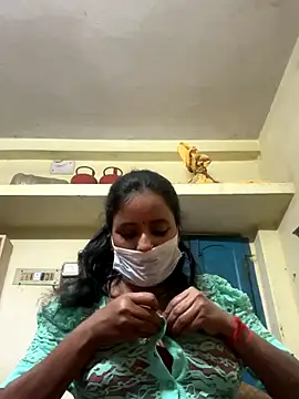 Snapshot of Rima_cam5 chatting on 11/30/25, 12:42 Rima cam5 online show from 11/30/25, 12:42