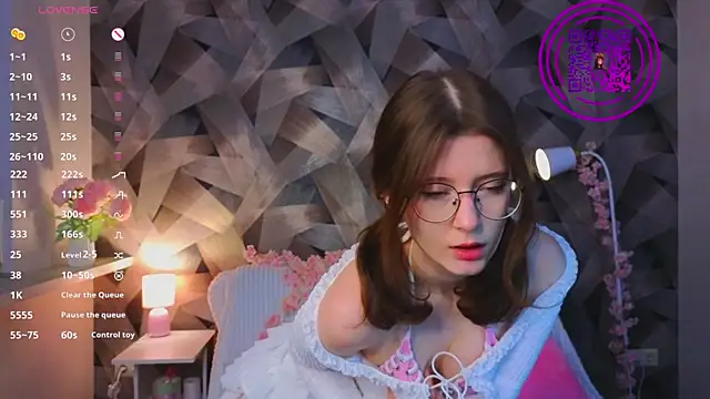 MonnaNoir online show from 12/21/25, 04:47