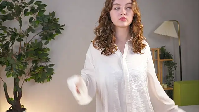 Snapshot of MarilynDibartolo chatting on 12/03/25, 07:01 MarilynDibartolo online show from 12/03/25, 07:01