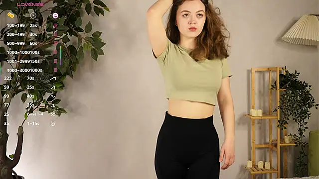 Snapshot of MarilynDibartolo chatting on 12/13/25, 07:53 MarilynDibartolo online show from 12/13/25, 07:53