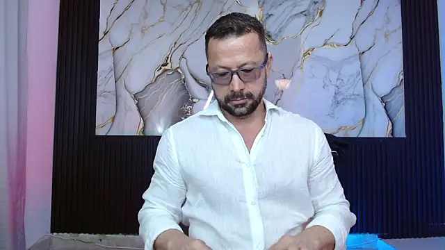 Snapshot of robert_poison1 chatting on 12/14/25, 06:56 robert poison1 online show from 12/14/25, 06:56