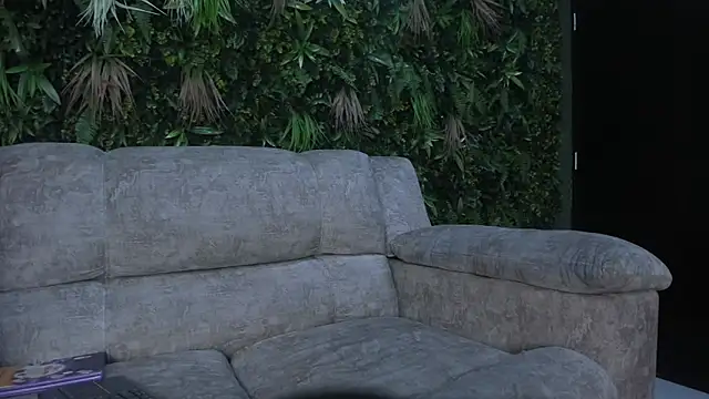 Snapshot of ObsidianOrchid chatting on 12/04/25, 12:03 ObsidianOrchid online show from 12/04/25, 12:03