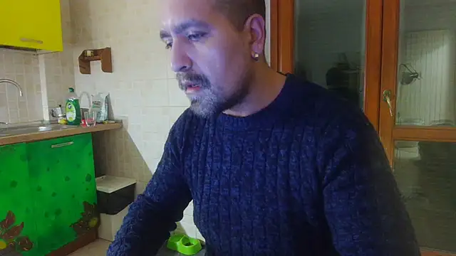 Snapshot of AMIRDIB2025 chatting on 12/15/25, 03:11 AMIRDIB2025 online show from 12/15/25, 03:11