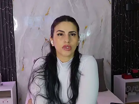 Snapshot of ChloeHolmes chatting on 02/11/26, 10:53 ChloeHolmes online show from 02/11/26, 10:53