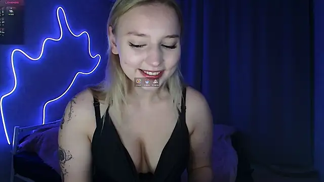 Snapshot of _K1ra_S1n_ chatting on 12/02/25, 05:35 K1ra S1n online show from 12/02/25, 05:35