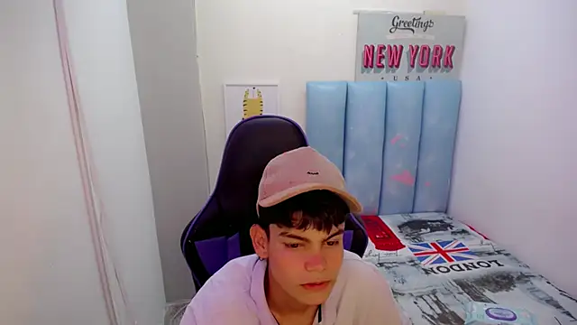 Snapshot of Lil_babyyy_ chatting on 11/30/25, 03:21 Lil babyyy online show from 11/30/25, 03:21