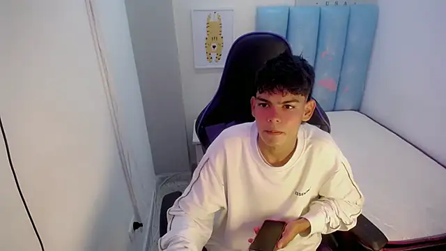 Snapshot of Lil_babyyy_ chatting on 12/01/25, 03:11 Lil babyyy online show from 12/01/25, 03:11