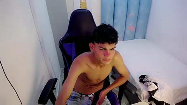 Snapshot of Lil_babyyy_ chatting on 12/02/25, 03:45 Lil babyyy online show from 12/02/25, 03:45