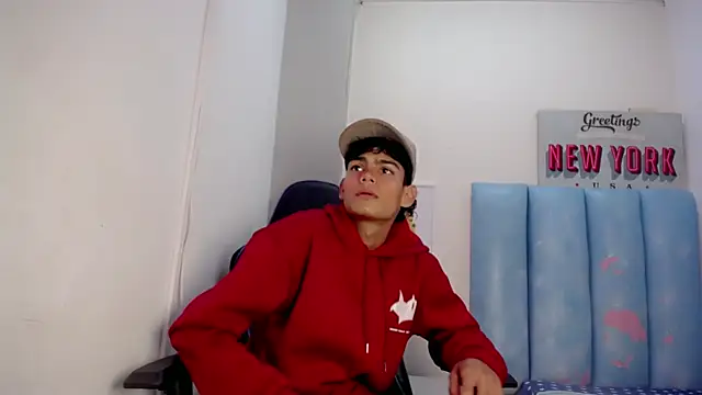 Snapshot of Lil_babyyy_ chatting on 12/15/25, 02:05 Lil babyyy online show from 12/15/25, 02:05