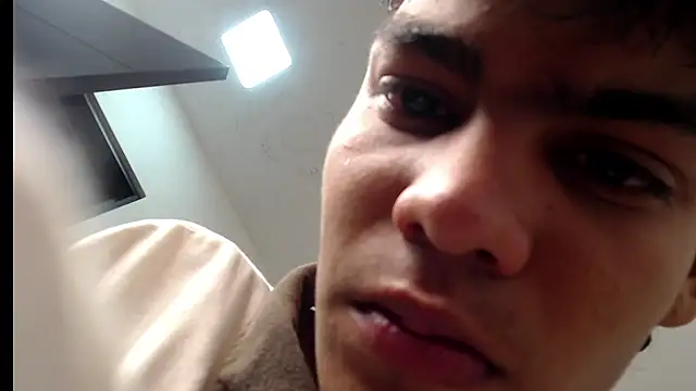 Snapshot of Lil_babyyy_ chatting on 12/23/25, 03:37 Lil babyyy online show from 12/23/25, 03:37