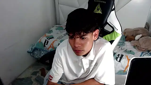Snapshot of Lil_babyyy_ chatting on 01/10/26, 04:25 Lil babyyy online show from 01/10/26, 04:25