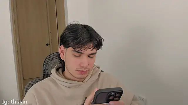 Snapshot of thiaann chatting on 11/28/25, 10:34 thiaann online show from 11/28/25, 10:34