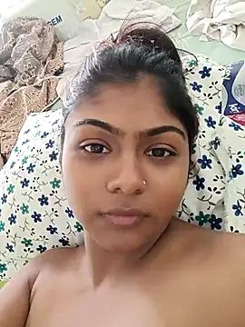 Cute diya023 online show from 04/19/26, 02:44