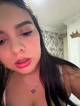 Snapshot of sweet_ruby_ chatting on 06/15/26, 01:41 sweet ruby online show from 06/15/26, 01:41