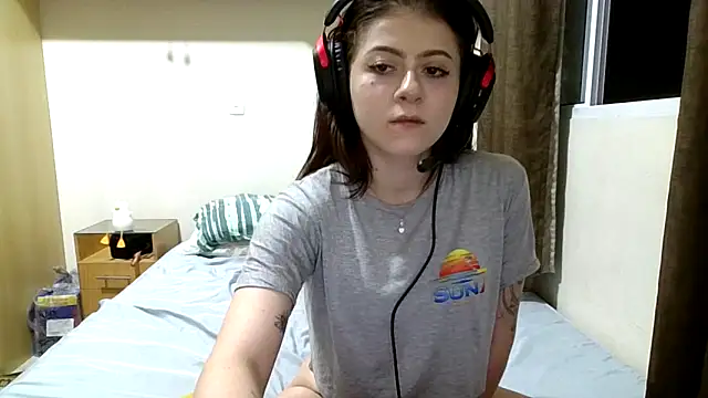 Snapshot of GabriellaManhas chatting on 03/27/26, 12:05 GabriellaManhas online show from 03/27/26, 12:05